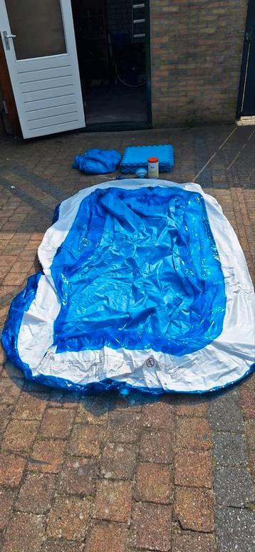 Opblaasbaar zwembad voor kinderen en volwassenen  beschikbaar voor biedingen