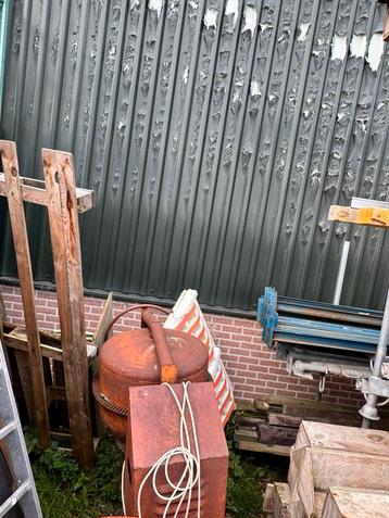 Speciemolen, oud maar goed werkend. beschikbaar voor biedingen
