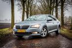 Skoda Superb 1.4TSI LUXE DEALERONDERHOUDEN NWEAPK NWE BANDEN, Voorwielaandrijving, Zwart, 4 cilinders, 700 kg
