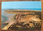 Vlieland Panorama (Aerophoto Eelde, luchtfoto, Waddeneiland), Verzamelen, Ansichtkaarten | Nederland, Ophalen of Verzenden, 1980 tot heden