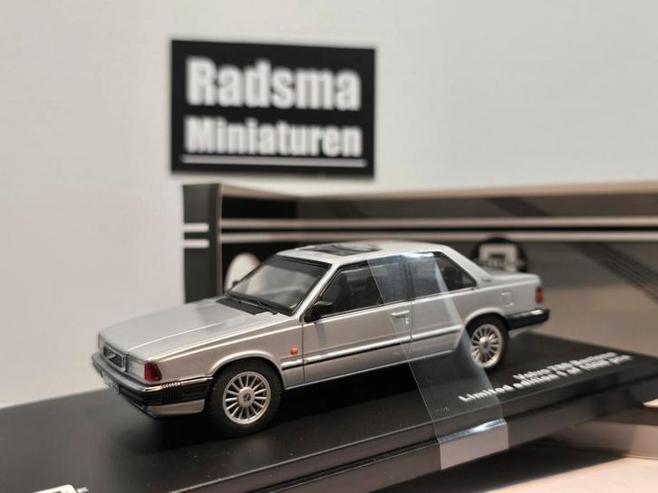 Volvo 780 Bertone Coupe - Silver - 1:43 Triple9, Hobby en Vrije tijd, Modelauto's | 1:43, Nieuw, Auto, Overige merken, Ophalen of Verzenden