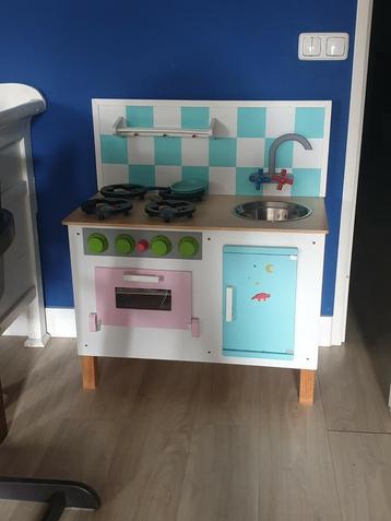 Speelgoed keuken beschikbaar voor biedingen