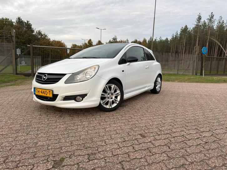 Opel Corsa 1.2 16V 3D 2009 Wit, Auto's, Opel, Particulier, ABS, Airconditioning, Centrale vergrendeling, Cruise Control, Elektrische buitenspiegels