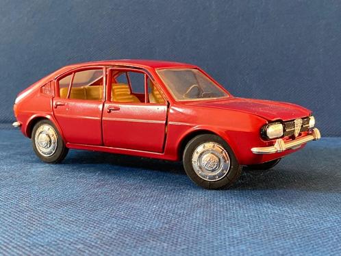 Alfa Romeo Alfasud 1:23 Togi, Hobby en Vrije tijd, Modelauto's | 1:24, Zo goed als nieuw, Auto, Overige merken, Ophalen of Verzenden