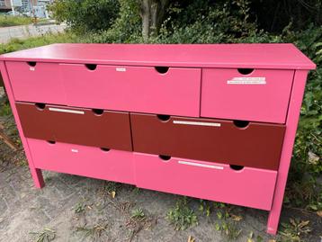 commode met kledingkast beschikbaar voor biedingen