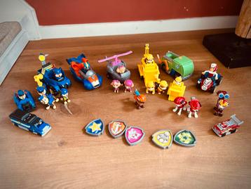 Uitgebreide paw patrol set beschikbaar voor biedingen