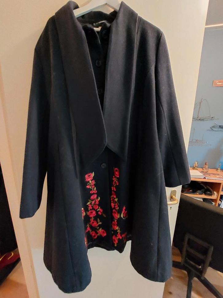 Donkerblauwe winterjas, Kleding | Dames, Jassen | Zomer, Zo goed als nieuw, Maat 42/44 (L), Blauw, Ophalen of Verzenden