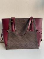 Tas Michael Kors Voyager EW Tote, Sieraden, Tassen en Uiterlijk, Tassen | Damestassen, Ophalen of Verzenden, Nieuw, Rood, Handtas