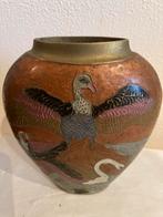 Vintage Japanse Vaas met Watervogels in Reliëf, Ophalen of Verzenden