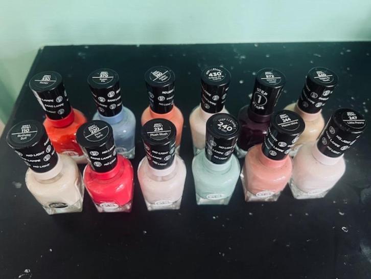 Sally Hansen Miracle Gel Nagellak, diverse kleuren., Sieraden, Tassen en Uiterlijk, Uiterlijk | Cosmetica en Make-up, Nieuw, Make-up