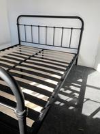 Zwarte metalen 2 persoonsbed 160 x 200, Huis en Inrichting, Slaapkamer | Bedden, Ophalen, Zwart, Tweepersoons, Zo goed als nieuw