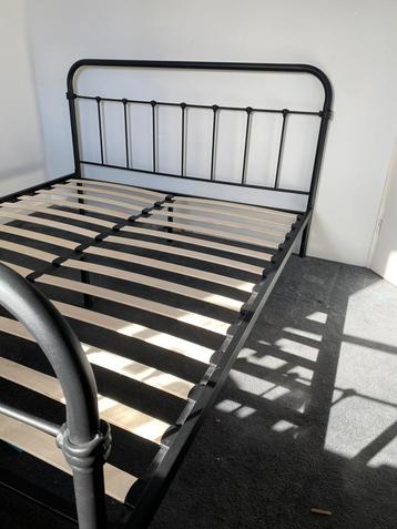 Zwarte metalen 2 persoonsbed 160 x 200