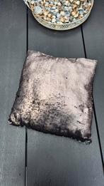 Bronzen/ zwarte kussen 4040 cm, Huis en Inrichting, Woonaccessoires | Kussens, Ophalen of Verzenden, Gebruikt, Zwart, Vierkant