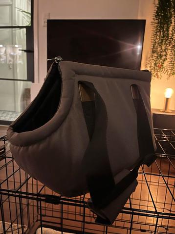 Handtas / draagtas voor kleine hond beschikbaar voor biedingen