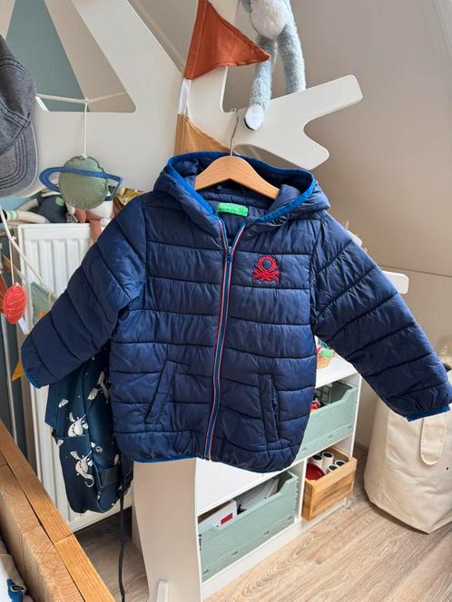 Tussenjasje, maat 104, United Colors of Benetton, Kinderen en Baby's, Kinderkleding | Maat 104, Gebruikt, Meisje, Jas, Ophalen of Verzenden