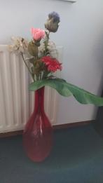 Mooie grote rode vaas met kunstbloemen, Zo goed als nieuw, Ophalen