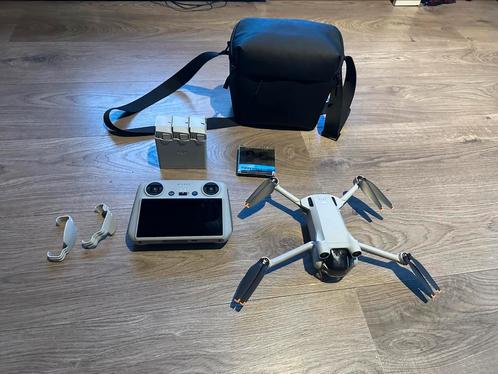 Dji mini pro 3. Fly more combo smart controlle Tot 500 meter, Hobby en Vrije tijd, Modelbouw | Radiografisch | Helikopters en Quadcopters