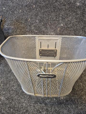 2 fietsmanden  beschikbaar voor biedingen