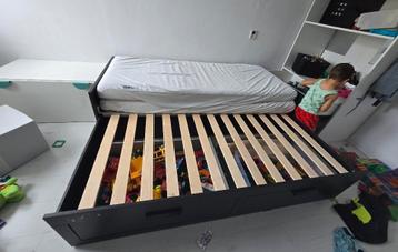 Ikea bedframe (zonder matras) - afbeelding 3