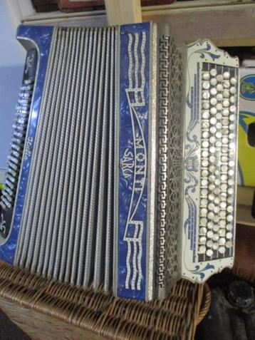 accordion antiek zeer mooi  beschikbaar voor biedingen