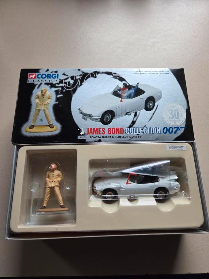 Corgi Classics James Bond Toyota 2000GT Blofeld Set, Hobby en Vrije tijd, Modelauto's | 1:18, Zo goed als nieuw, Auto, Ophalen of Verzenden