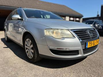 Volkswagen Passat 2.0 FSI 110KW Variant 2006 Grijs beschikbaar voor biedingen
