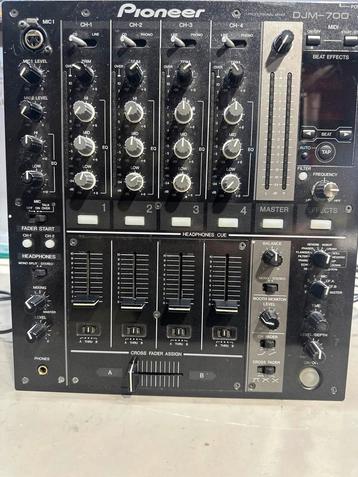 Pioneer DJM-700 Mengpaneel beschikbaar voor biedingen