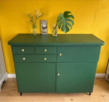 Hoge vintage commode | donkergroene retro commode beschikbaar voor biedingen