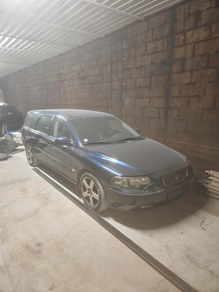 Volvo v70 2.3 turbo AUT in onderdelen, Auto's, Volvo, Particulier, V70, Benzine, Stationwagon, Automaat, Zwart, Voorwielaandrijving