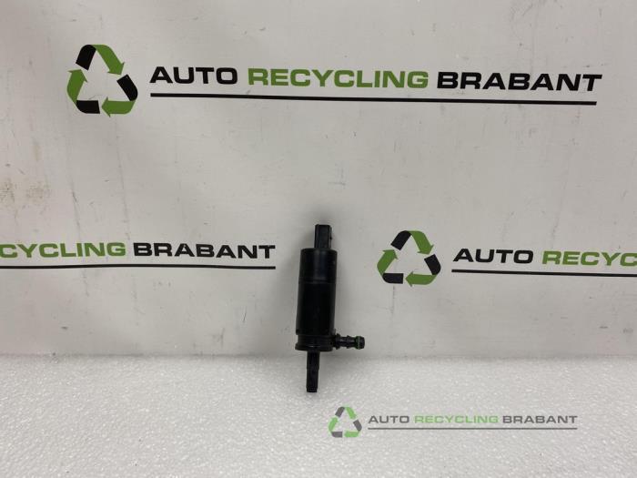 Pomp koplampsproeier van een Volkswagen CC, Gebruikt, -, -, Ophalen of Verzenden