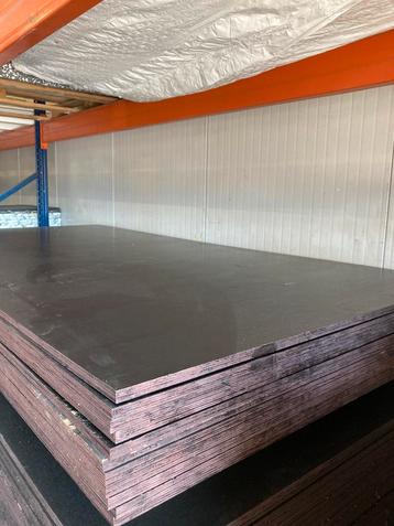 Actie betonplex 18 mm bij afname vol pak €33.50 per pl. excl beschikbaar voor biedingen