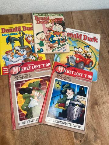 Donald duck stripboeken: vakantie edities, mickey lost’t op beschikbaar voor biedingen