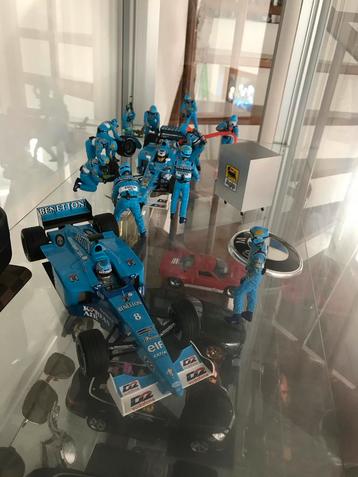 Minichamps Benetton F1 Pitcrew Set 1/18 beschikbaar voor biedingen