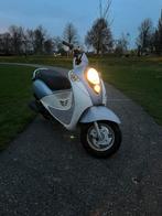 Sym mio 50cc snor, Fietsen en Brommers, Scooters | SYM, Ophalen, Zo goed als nieuw, Benzine, Mio
