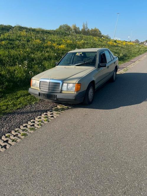 Te koop Mercedes w124 200d, Auto's, Mercedes-Benz, Particulier, Diesel, Handgeschakeld, Ophalen