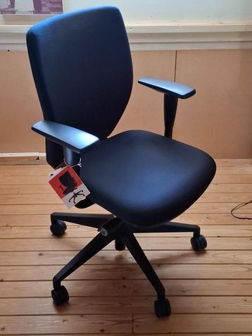 Ergonomische bureaustoel  beschikbaar voor biedingen