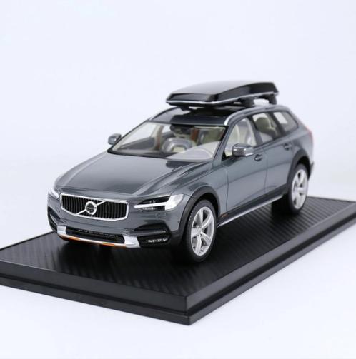 1:18 Volvo V90 CC Ocean Race - Grijs - Incl. Luxe vitrine!, Hobby en Vrije tijd, Modelauto's | 1:18, Nieuw, Auto, Overige merken
