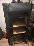 Kunstof kast aangeboden, Ophalen