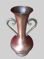 Griekse vaas in verhamerd koper, Antiek en Kunst, Antiek | Koper en Brons, Ophalen