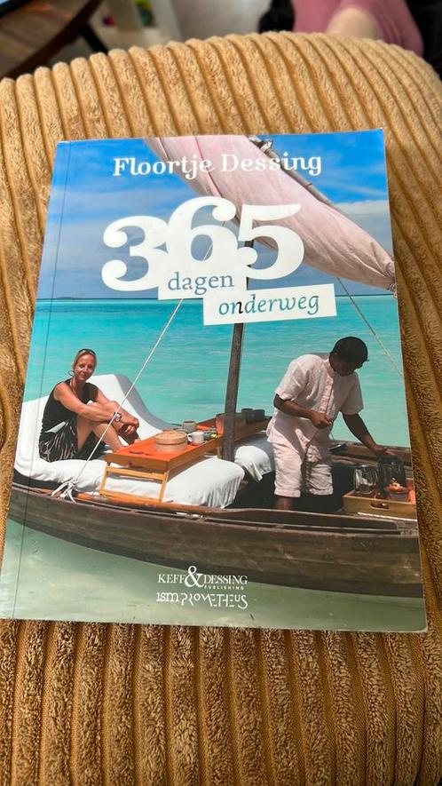 Floortje Dessing - 365 dagen onderweg, Boeken, Reisgidsen, Zo goed als nieuw, Ophalen of Verzenden