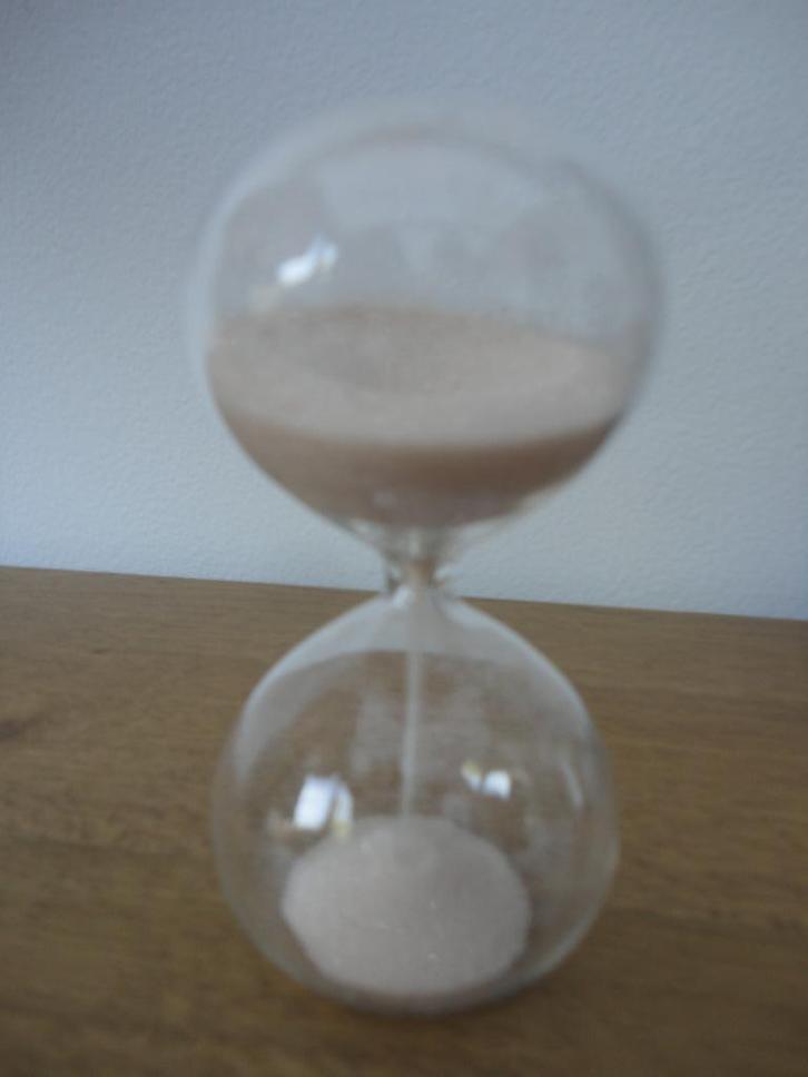 Mooie retro zandloper van 2 glazen bollen, Antiek en Kunst, Curiosa en Brocante, Ophalen of Verzenden