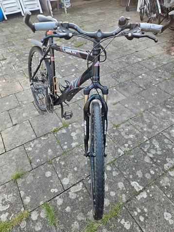 ARROW mountainbike met veel Bontrager onderdelen beschikbaar voor biedingen