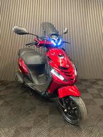 PIAGGIO ZIP 4T 3V BROM 2020 FULL OPTION CANDY ROOD, Ophalen, Maximaal 45 km/u, Zip, Zo goed als nieuw