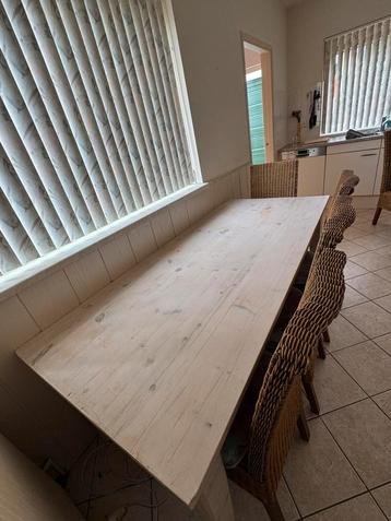 Eerkamer tafel & stoelen beschikbaar voor biedingen