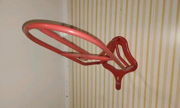 Zadel steun  beschikbaar voor biedingen