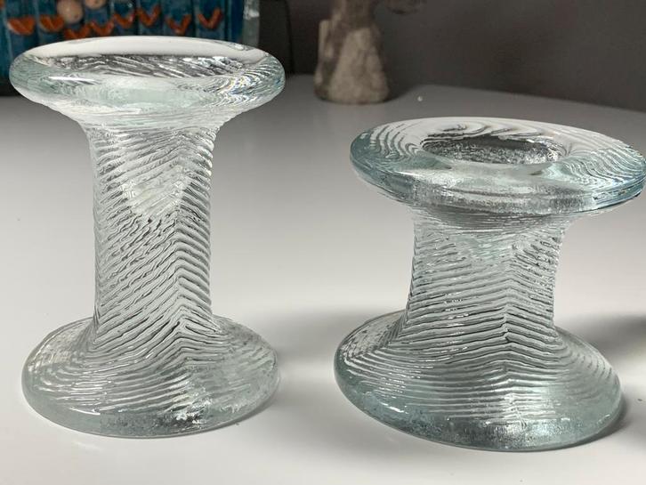 Kosta Boda Rolf Sinnemark kandelaars, Antiek en Kunst, Antiek | Kandelaars, Glas, Verzenden