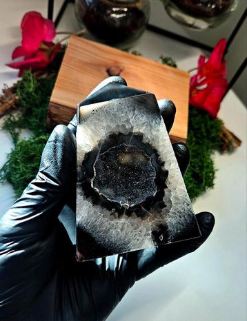 Black Onyx Edelsteen | Met Kristallisatie | 138 gram beschikbaar voor biedingen