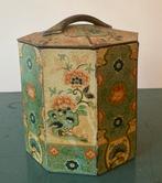 Vintage Zeshoekige Koektrommel met Bloemmotieven, Verzamelen, Ophalen of Verzenden