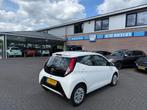 Toyota Aygo 1.0 VVT-i | X-Play 5-Drs | Airco | Carplay, Voorwielaandrijving, Gebruikt, Euro 6, 4 stoelen