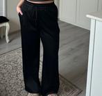 Zara zwarte broek met zakken, glans en elastische taille, Kleding | Dames, Broeken en Pantalons, Maat 38/40 (M), Ophalen of Verzenden